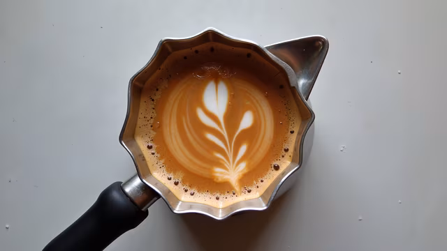 Latte Art in Espresso Pot